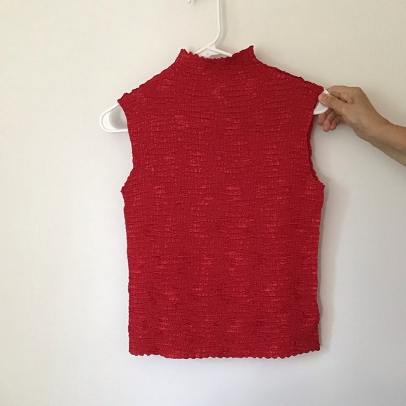 Fitted Ruffle top - Picture 2 of 2